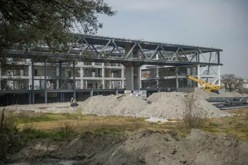 Edificio de la FMF hecho con falta de bastantes detalles