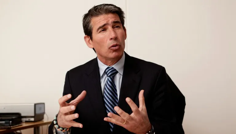 DANIEL GÁMEZ Momento en que el directivo responde a una pregunta