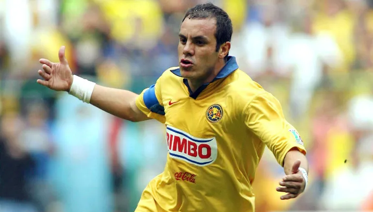 El exseleccionado nacional celebra un tanto