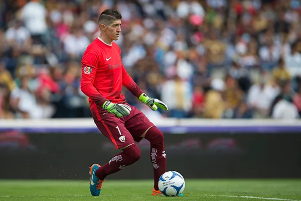 Pikolín controla el esférico