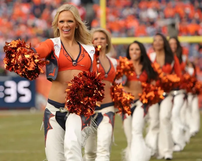DENVER BRONCOS CHEERLEADERS Las bellas animadoras de los Broncos