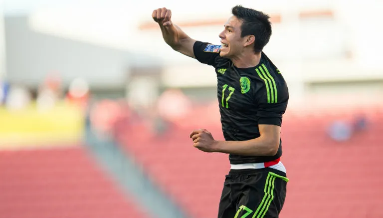 Lozano festeja gol con la Selección Sub 23