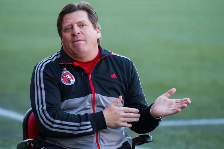 MIGUEL PONTÓN El técnico de Xolos dialoga con RÉCORD