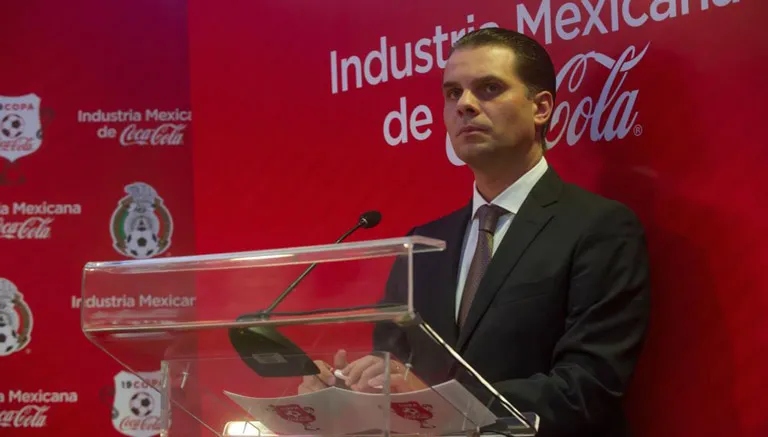 CÉSAR VICUÑA Martinoli, presentando la nueva edición de la Copa Coca-Cola