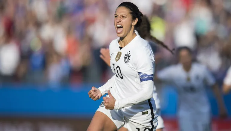 Carli Lloyd festeja gol contra México