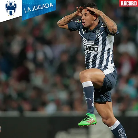 MEXSPORT Cardona festeja su golazo de chilena contra Santos