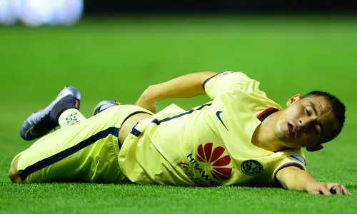 MEXSPORT Paul se lamenta en el césped