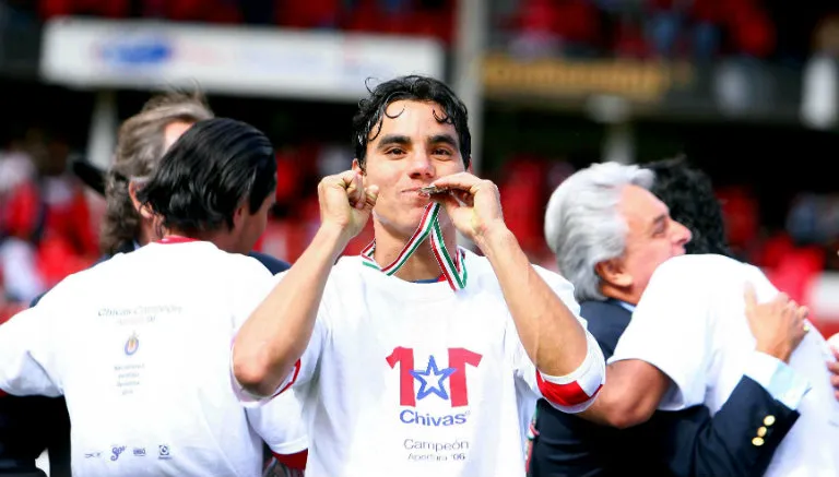 MEXSPORT El mochiteco presume medalla de Campeón