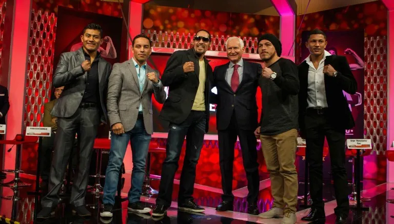 Los púgiles posan durante conferencia