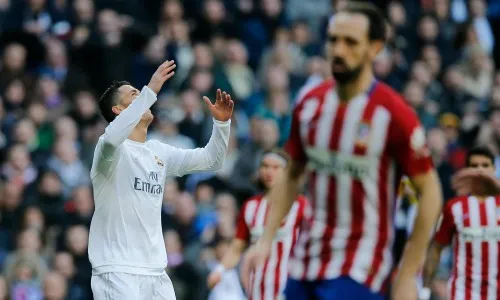 AP CR7 se lamenta en el campo