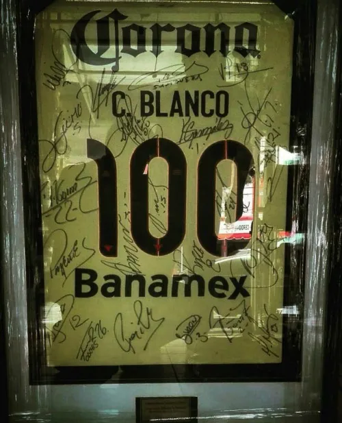 ESPECIAL Esta será la playera que recibirá Cuau tras su homenaje