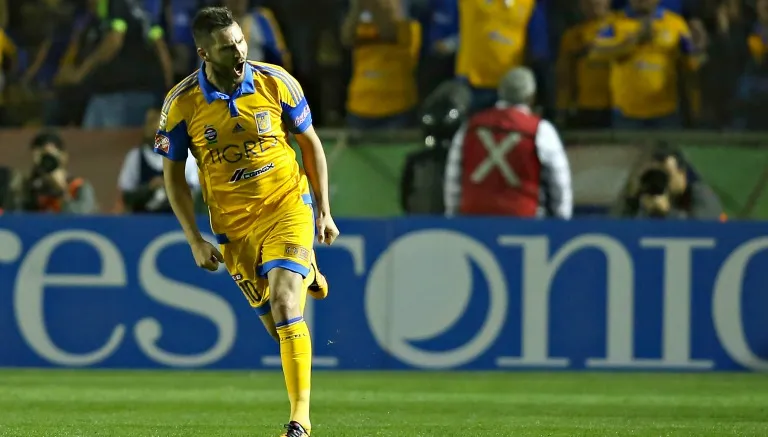 Gignac celebra una anotación con Tigres