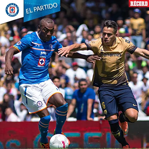 IMAGO7 Guerrón conduce el balón en juego contra Pumas