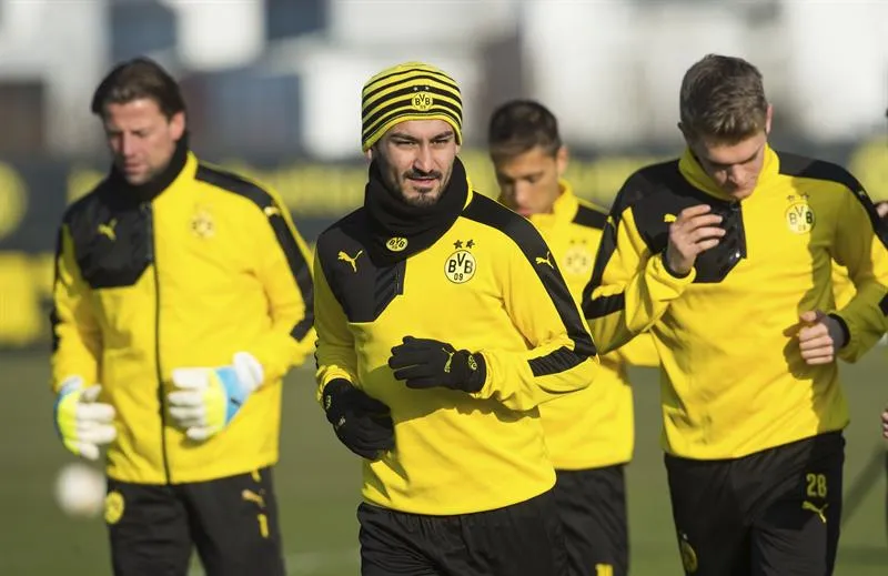 EFE Gundogan comanda entrenamiento del Dortmund
