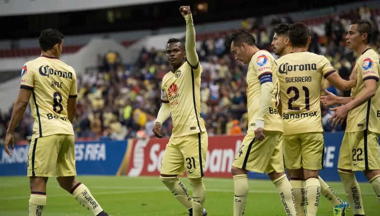 MEXSPORT Jugadores de América festejan un gol
