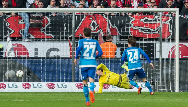 AP Momento del autogol de Hamburgo