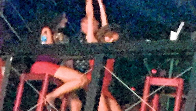 TV NOTAS Una de las mujeres baila 'candente' para el pugilista