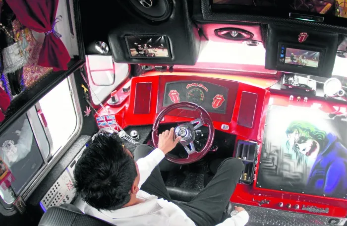 MARIO MANTEROLA El chofer tiene souvenirs de la famosa banda