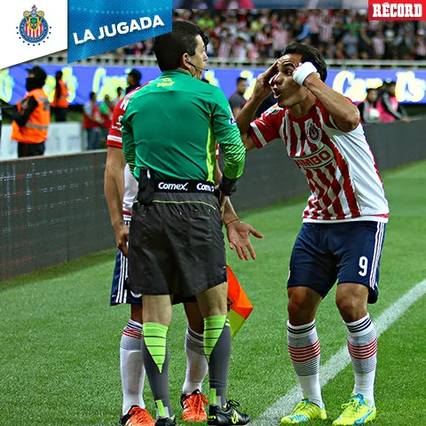 MEXSPORT Bravo reclama el primer gol anulado a Chivas