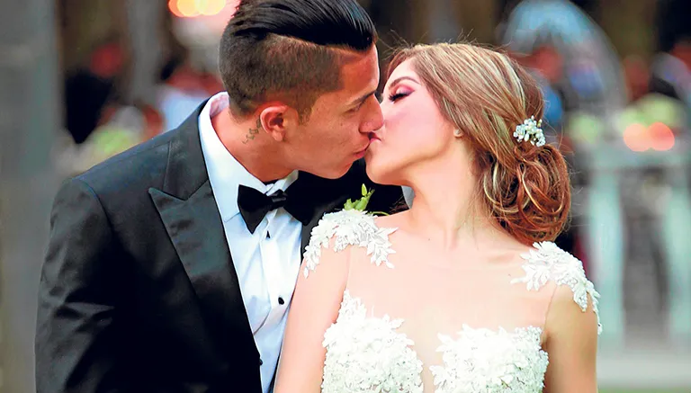 TV NOTAS Salcedo y Navarro sellan su amor con un beso