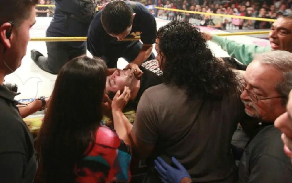 ESPECIAL Momento en que es atendido el Hijo del Perro Aguayo