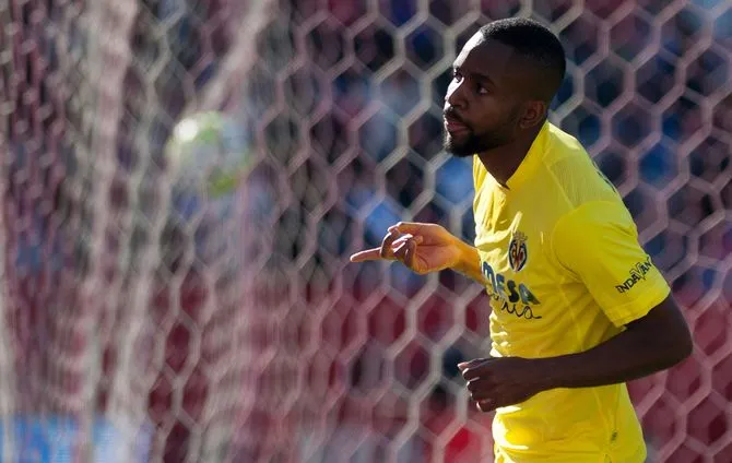 Cedric Bakambu celebra un gol con el Villarreal