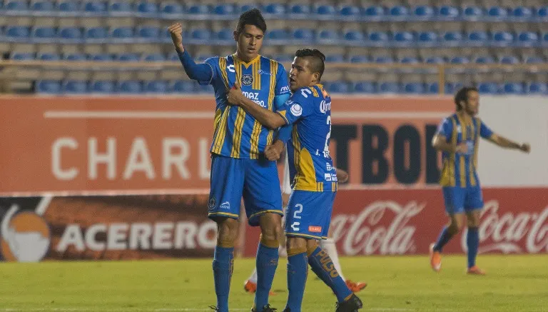 Othoniel Arce festeja un gol con San Luis