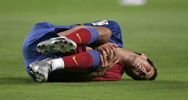 AP Busquets se queja de una falta