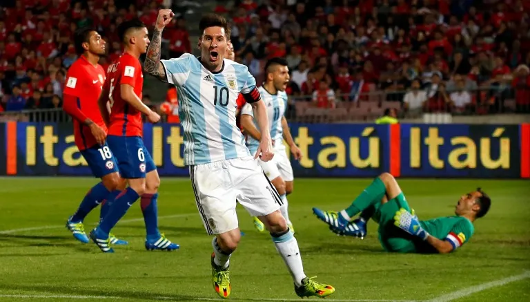 AP Lionel Messi festeja un gol con Argentina