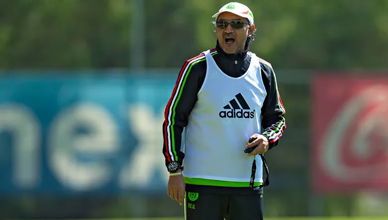 Potro Gutiérrez dirige entrenamiento de la Sub 23