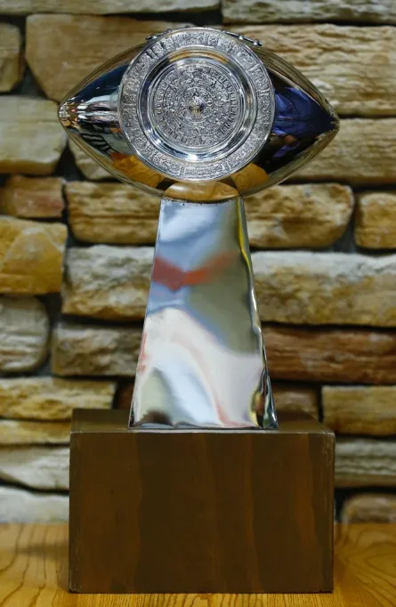 LFA Este es el trofeo que ganará el primer campeón de la LFA