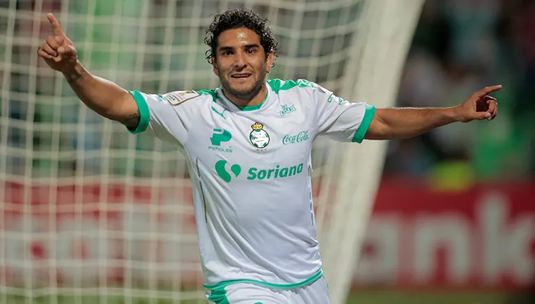 Bravo celebra una anotación con los laguneros