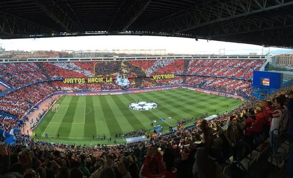 ESPECIAL Mosaico de la afición rojiblanca en el Calderón