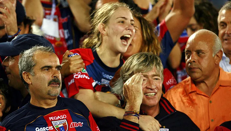 MEXSPORT Afición del Atlante grita un gol del equipo en 2007
