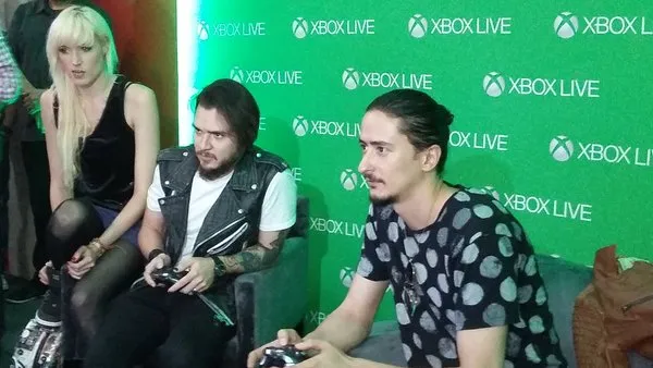 CHRISTIAN MALFABÓN Pantera y David disputan partido, mientras Jenny echa porras