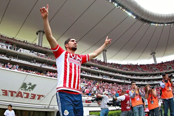 IMAGO7 Pereira entra al campo del Estadio Chivas