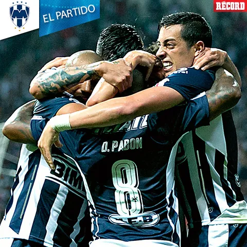 IMAGO7 Jugadores de Monterrey celebra gol contra Gallos