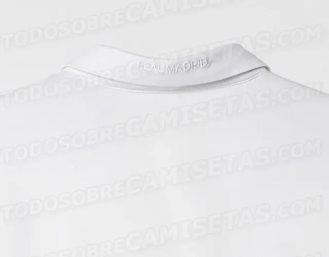 El nombre del equipo luce en el cuello