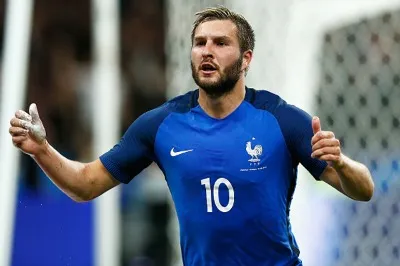 ESPECIAL Gignac celebra un gol con Francia