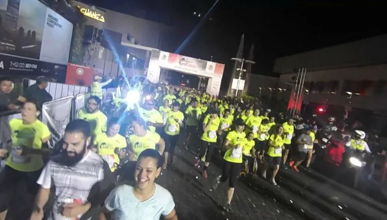 Dos mil corredores participaron en la carrera