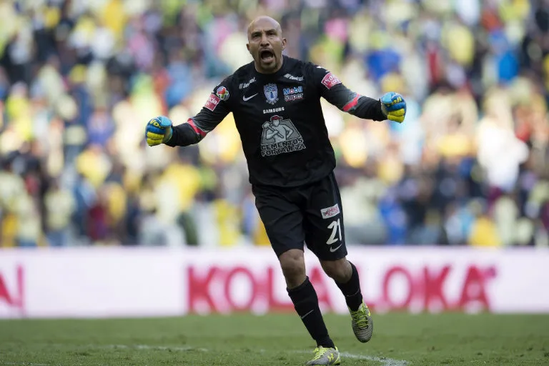 Conejo Pérez festeja tras eliminar al América en el C2015