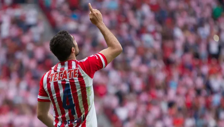 MEXSPORT Jair Pereira festeja un gol con Chivas