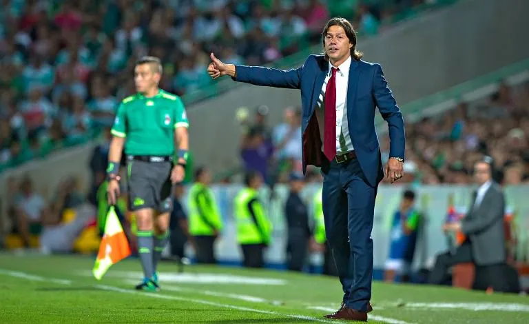 IMAGO7 Matías Almeyda durante un juego con las Chivas