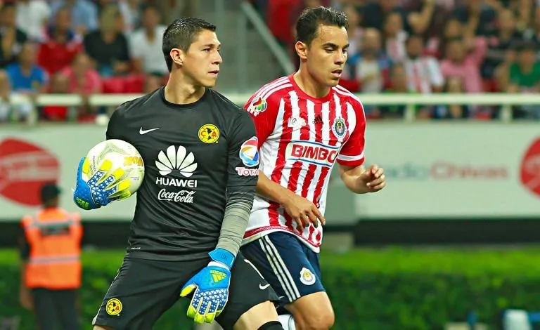 IMAGO7 Hugo González y Omar Bravo, durante el partido de Ida de los Cuartos de Final