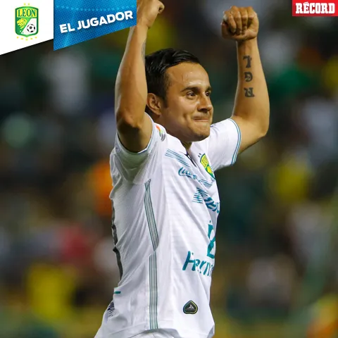 IMAGO7 Luis Montes, con los puños en alto para festejar su gol