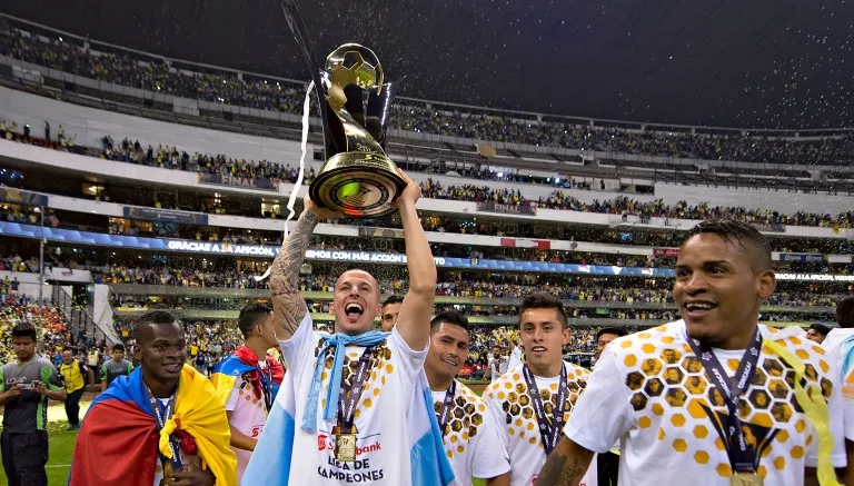 MEXSPORT Benedetto carga el título de la Concachampions