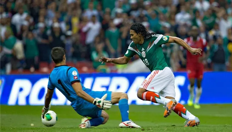 Carlos 'Gullit' Peña ha jugado en el Tri varias ocasiones