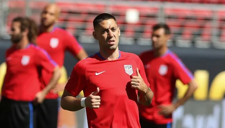 EFE Dempsey trota en el Levi´s Stadium