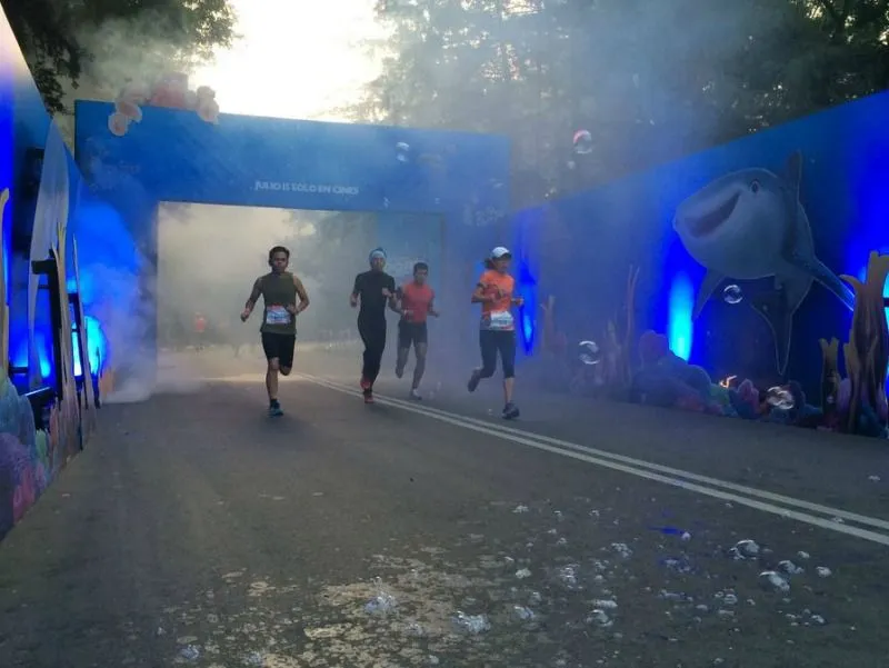 @CINEMEX Corredores disfrutan del ambiente de la película Buscando a Dory