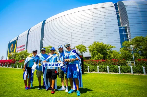 Los seguidores de Uruguay en el estadio de los Cardenales de Arizona